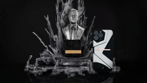 Η Caviar έφτιαξε ένα iPhone 13 Pro από λιωμένο Tesla (ΕΙΚΟΝΕΣ+ΒΙΝΤΕΟ)