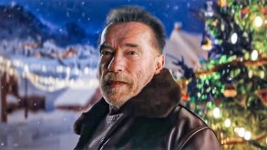 Το νέο χριστουγεννιάτικο βίντεο του Arnold Schwarzenegger δεν είναι αυτό που νομίζετε