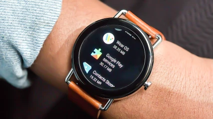 Η Google στα χνάρια της Apple – Ετοιμάζει το πρώτο δικό της smartwatch για το 2022