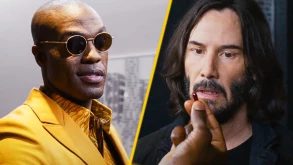 Νέα σκηνή από το Matrix: Resurrections - Ο Μορφέας δίνει το κόκκινο χάπι στον Neo