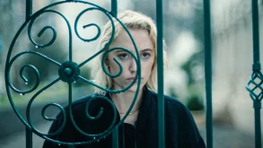 Watcher: Πρώτο trailer από τη νέα horror ταινία της δημιουργού του V/H/S/94