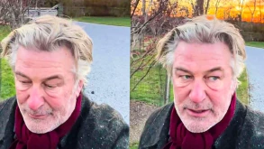 Ο Alec Baldwin μιλάει για ό,τι έγινε στο “Rust” και για τις δύσκολες στιγμές σε ένα χριστουγεννιάτικο βίντεο