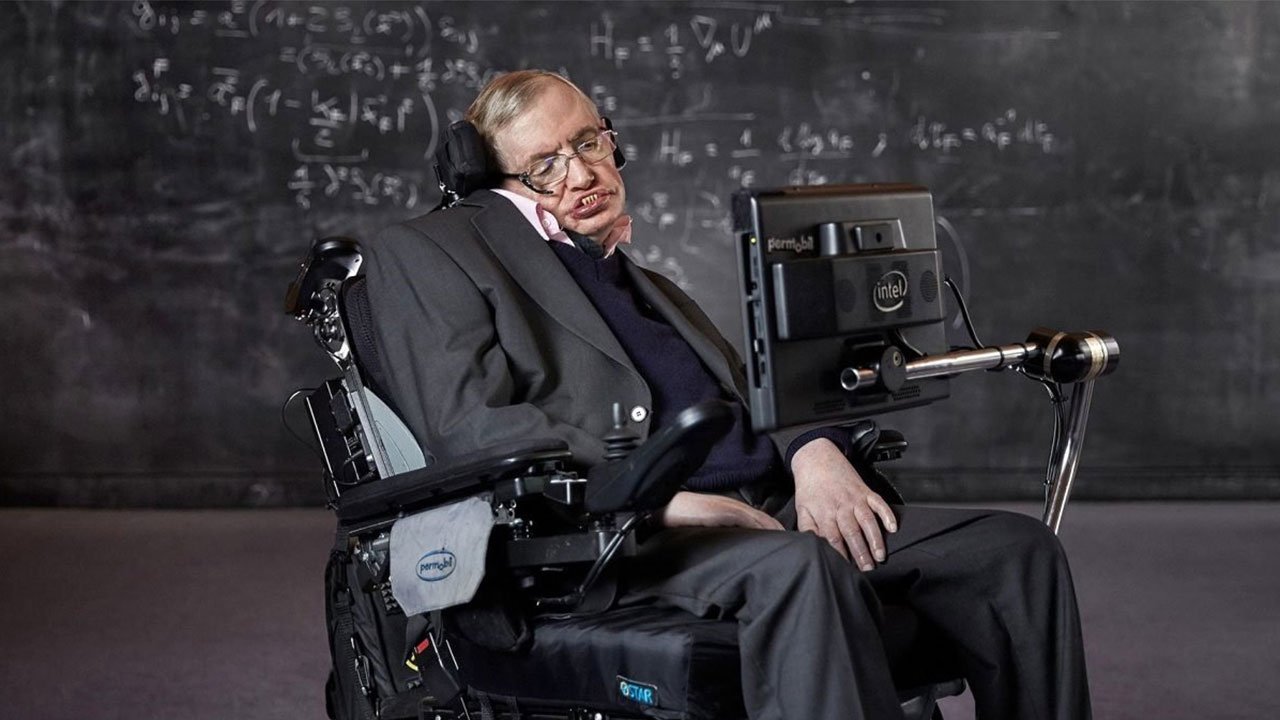 Stephen Hawking: Η Google τιμά το μεγάλο φυσικό με το σημερινό doodle