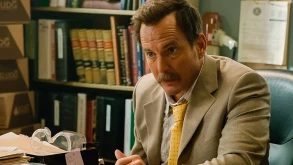 Το Murderville είναι το "Brooklyn 99" του Netflix και αυτό είναι το πρώτο του trailer