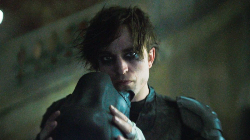 O Robert Pattinson μιλά για τον κώδικα του Batman: "Του αρέσει να προκαλεί πόνο" 