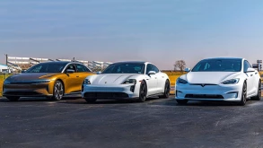 Η μάχη των ηλεκτρικών: Tesla vs Lucid vs Porsche (ΒΙΝΤΕΟ)