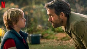 Ο Ryan Reynolds συναντάει το νεότερο εαυτό του στο νέο βίντεο του The Adam Project