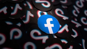 Το Facebook γεμίζει με Reels την εφαρμογή του για να ανταγωνιστεί το TikTok