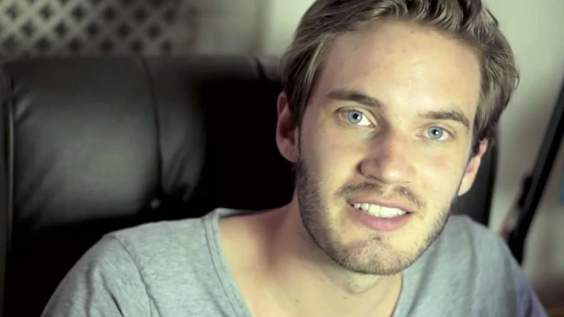 Ο PewDiePie σχολιάζει τους haters του