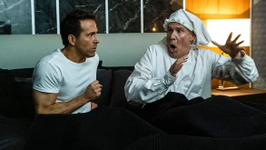 Ryan Reynolds και Will Ferrell φέρνουν τα Χριστούγεννα νωρίτερα στα νέα στιγμιότυπα του “Spirited”