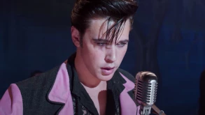 Η ταινία "Elvis" μοιάζει με superhero ταινία, λέει ο σκηνοθέτης της Baz Luhrman