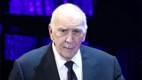 Frank Langella: Σπάει τη σιωπή του μετά την απόλυσή του από τη σειρά του Netflix