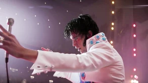 O "Elvis" ξεσηκώνει το κοινό του - Δείτε σκηνή από την ταινία του Βασιλιά της Rock 'n' Roll