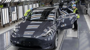 Tesla: Σταμάτησε η παραγωγή στο εργοστάσιο της Σαγκάης επειδή δε βρίσκει εξαρτήματα