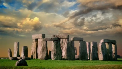 Ανακαλύφθηκαν εκατοντάδες μυστηριώδεις λάκκοι στο Stonehenge (ΕΙΚΟΝΕΣ)