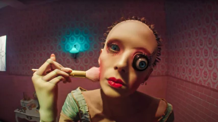 Με φρικιαστικές κούκλες ξεκινάει το trailer της 2ης σεζόν του American Horror Stories