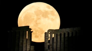 Απόψε η μεγαλύτερη πανσέληνος της χρονιάς - Δείτε τη live