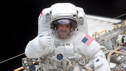 Συνταξιούχοι αστροναύτες θα είναι οδηγοί στις ιδιωτικές διαστημικές πτήσεις