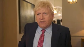 Έρχεται η σειρά του Μπόρις Τζόνσον και ο Kenneth Branagh μεταμορφώνεται σε αυτόν (ΒΙΝΤΕΟ)