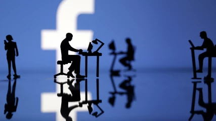 Δεκάδες συμβασιούχοι του Facebook απολύθηκαν από έναν αλγόριθμο