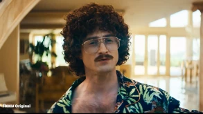 O Daniel Radcliffe είναι ο Al Yankovic στο πρώτο trailer της ταινίας "WEIRD"
