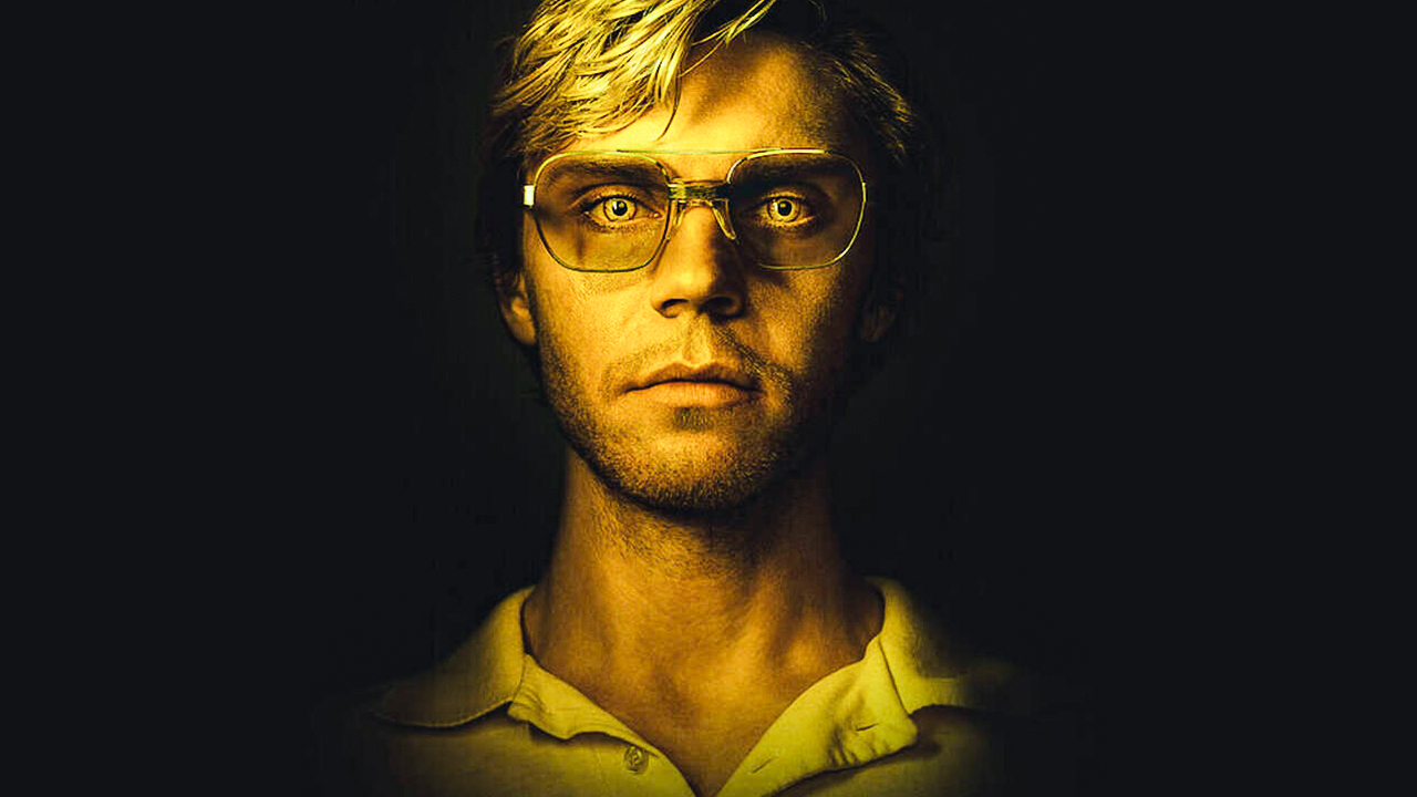 Dahmer: Γιατί να δείτε -και να μην δείτε- τη σειρά του Netflix με τον διαβόητο serial killer