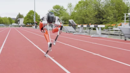 Ρομπότ έτρεξε στα 100 μέτρα και έκανε παγκόσμιο ρεκόρ - Δείτε το βίντεο